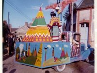 CARNAVAL 197x   "Char des indiens"